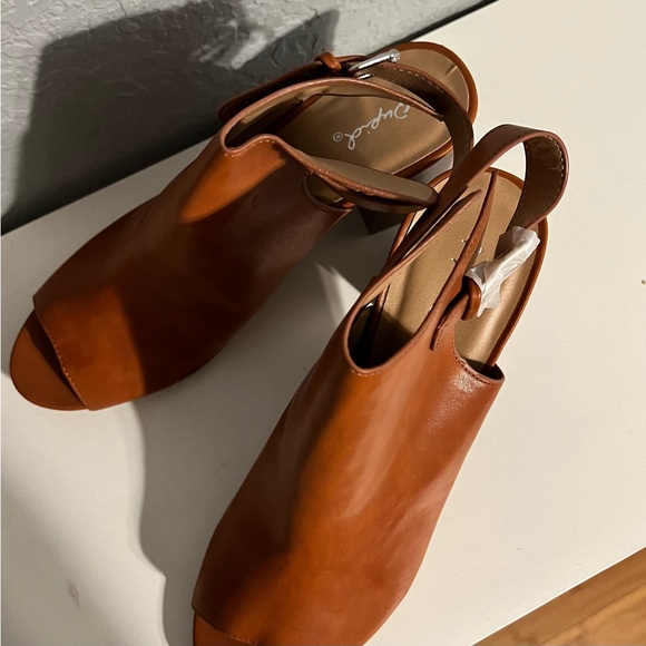 Open Toe Heels - Picture 2 of 2